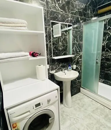 Pangalti'da Bahceli 2+1 Apartament Stambuł